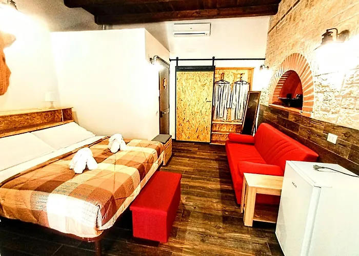 Big Mama Jungle Rooms